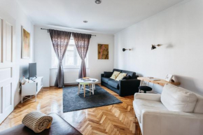 Гостиница Bond Apartment  Загреб